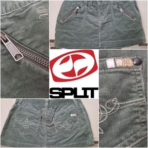 ✨DONATING SOON 🛍11 x $111💌 🌠Split🌠 green olive mini skirt